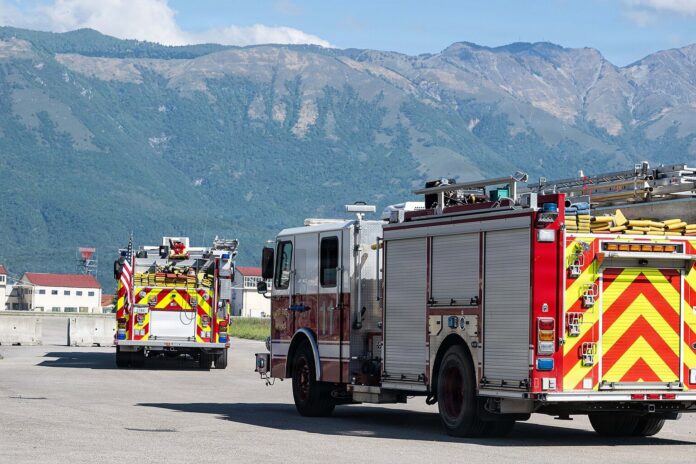 fire truck emergency response (photo)