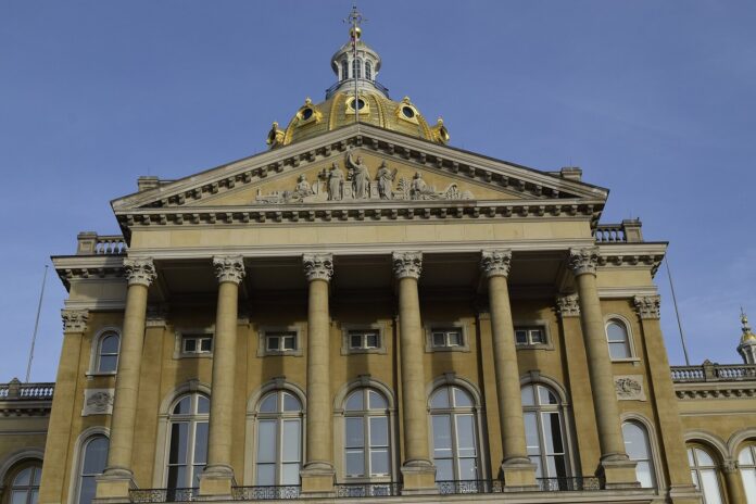 Iowa State Capitol Des Moines (photo)